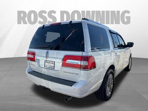 2012 Lincoln Navigator Base