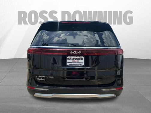 2022 Kia Carnival SX