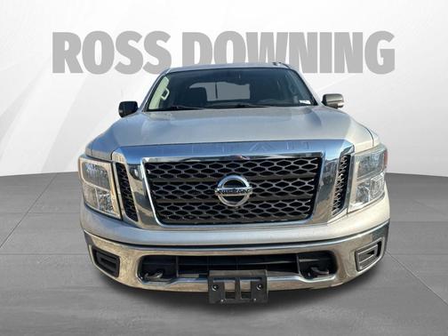 2018 Nissan Titan SV