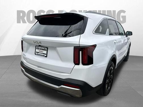 Glacial White Pearl 2024 Kia Sorento S