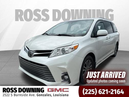 2020 Toyota Sienna XLE