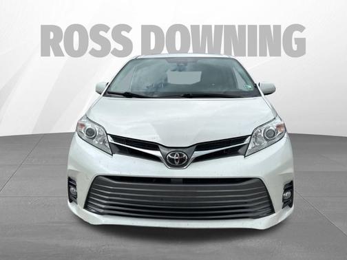 2020 Toyota Sienna XLE