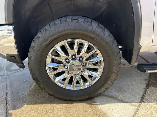 Iridescent Pearl Tricoat 2024 Chevrolet Silverado 2500 LTZ