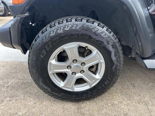 Black Clearcoat 2020 Jeep Wrangler Unlimited Sport