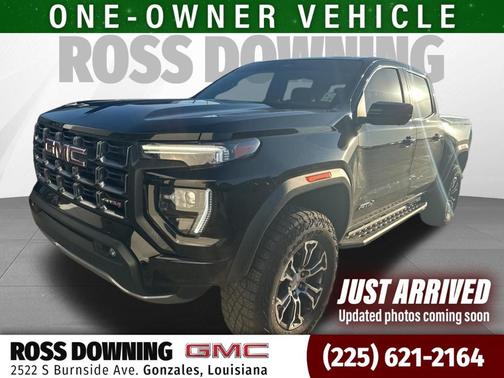 Onyx Black 2024 GMC Canyon AT4