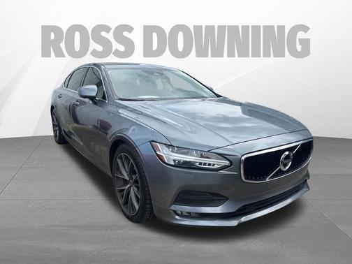 2020 Volvo S90 T6 Momentum
