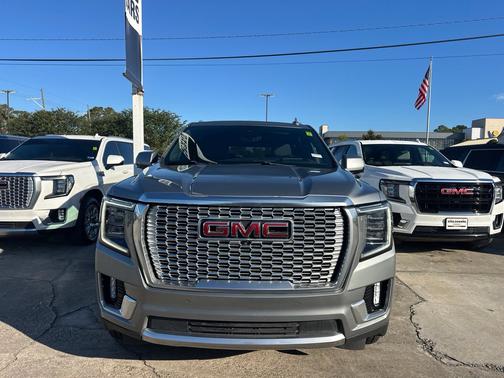 Sterling Metallic 2023 GMC Yukon XL Denali