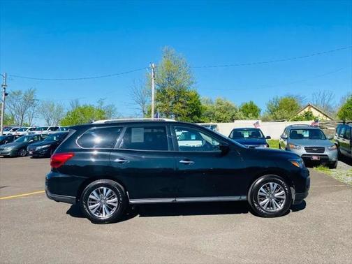 2019 Nissan Pathfinder SV