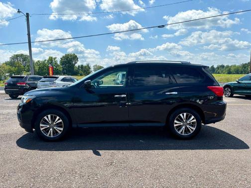2019 Nissan Pathfinder SV