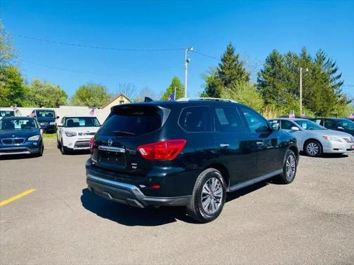 2019 Nissan Pathfinder SV