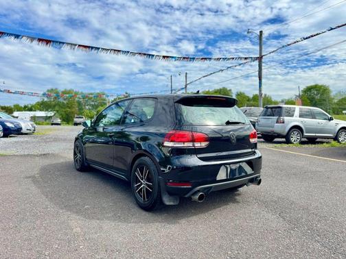 Deep Black Pearl Metallic 2013 Volkswagen GTI 2-Door