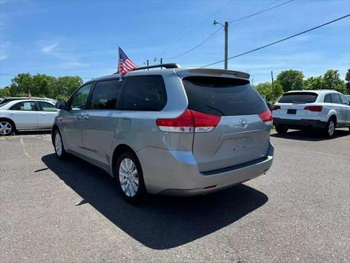 2014 Toyota Sienna XLE