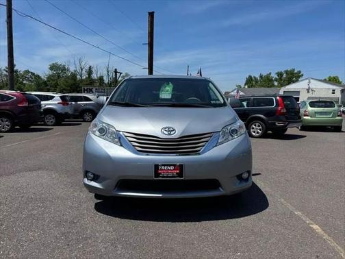 2014 Toyota Sienna XLE