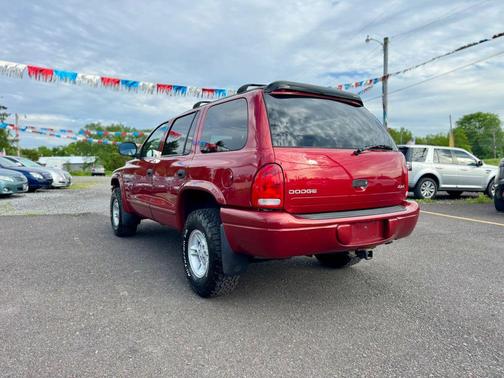Red 2000 Dodge Durango Sport