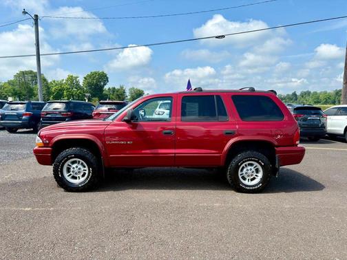 Red 2000 Dodge Durango Sport