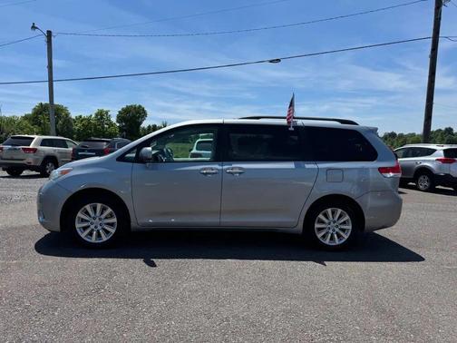 2014 Toyota Sienna XLE