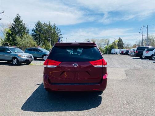 2014 Toyota Sienna XLE