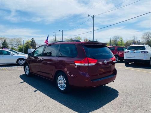 2014 Toyota Sienna XLE