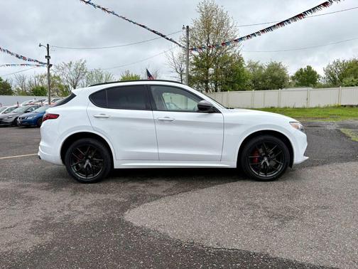 Alfa White 2021 Alfa Romeo Stelvio Ti Sport