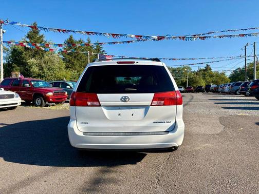2004 Toyota Sienna XLE