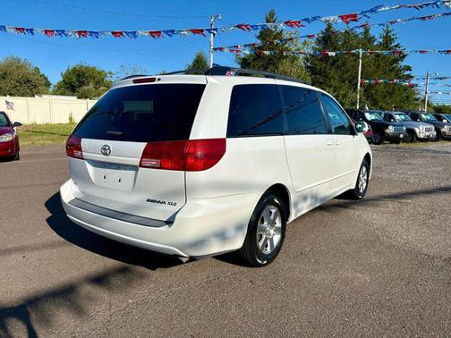 2004 Toyota Sienna XLE