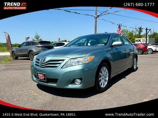 Green 2010 Toyota Camry XLE