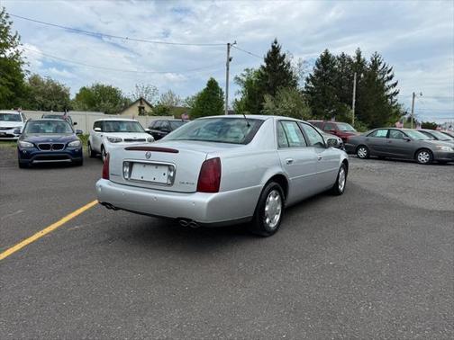 2000 Cadillac DeVille Base