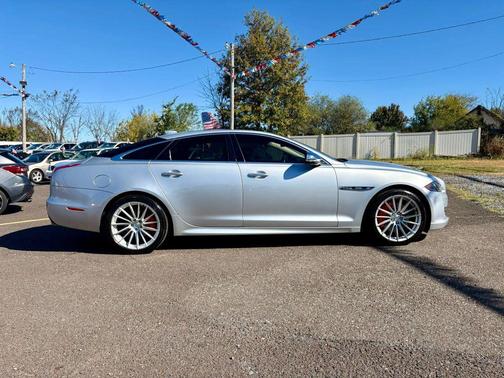 2017 Jaguar XJ XJ R-Sport