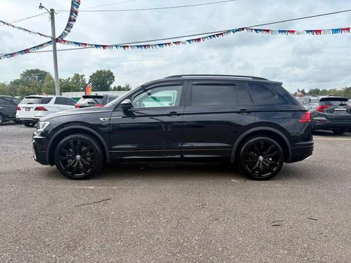 2021 Volkswagen Tiguan 2.0T SE R-Line Black