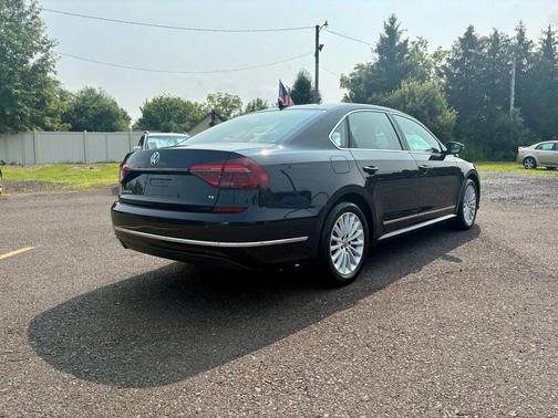 2017 Volkswagen Passat 1.8T SE