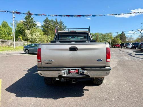 Gold 2007 Ford F-350 Lariat