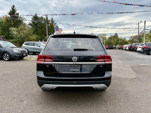 2018 Volkswagen Atlas SE w/Tech Pkg Sport Utility 4D