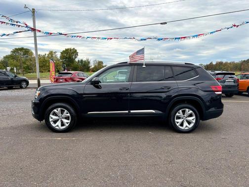 2018 Volkswagen Atlas SE w/Tech Pkg Sport Utility 4D
