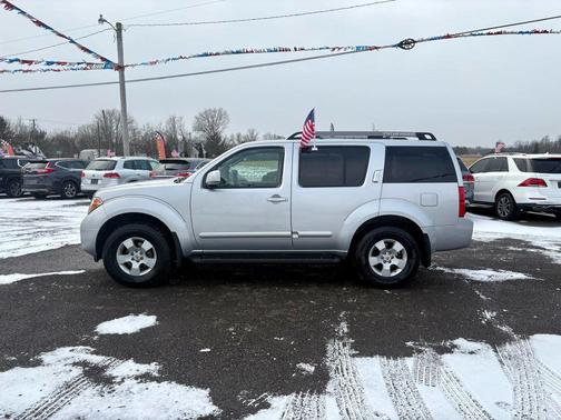2005 Nissan Pathfinder SE