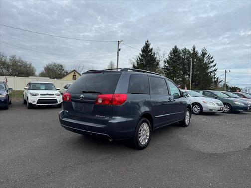 2008 Toyota Sienna LE