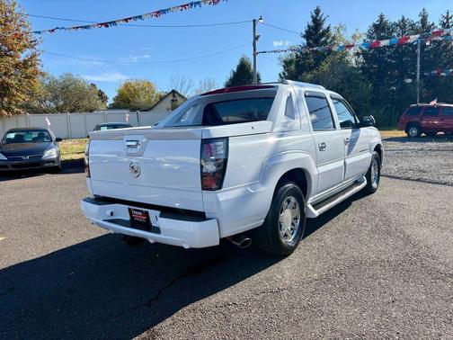 2002 Cadillac Escalade EXT Base