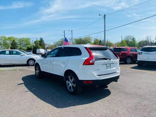 2012 Volvo XC60 T6 R-Design Platinum