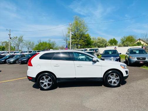2012 Volvo XC60 T6 R-Design Platinum