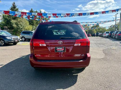 2005 Toyota Sienna LE
