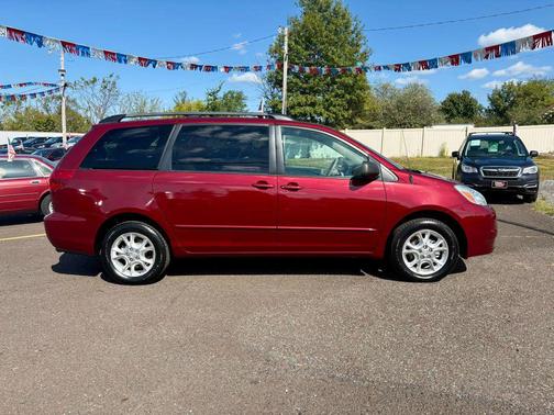 2005 Toyota Sienna LE