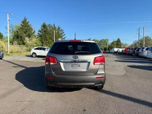 2011 Kia Sorento LX