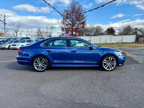 2017 Volkswagen Passat 1.8T R-Line w/Comfort