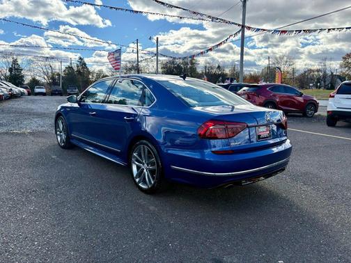 2017 Volkswagen Passat 1.8T R-Line w/Comfort