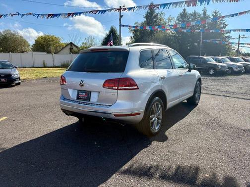 2015 Volkswagen Touareg V6 Lux