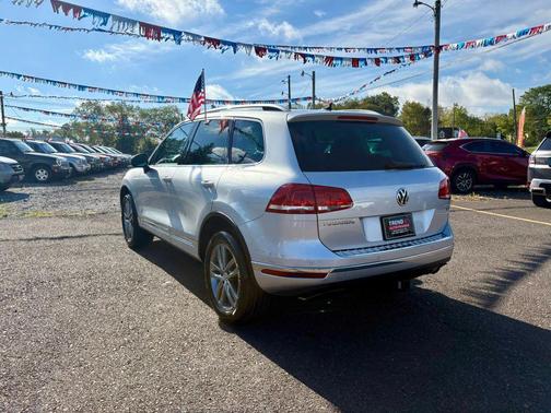 2015 Volkswagen Touareg V6 Lux