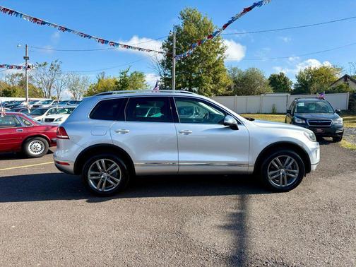 2015 Volkswagen Touareg V6 Lux