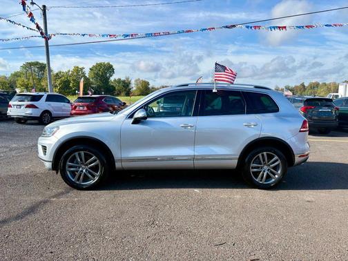 2015 Volkswagen Touareg V6 Lux