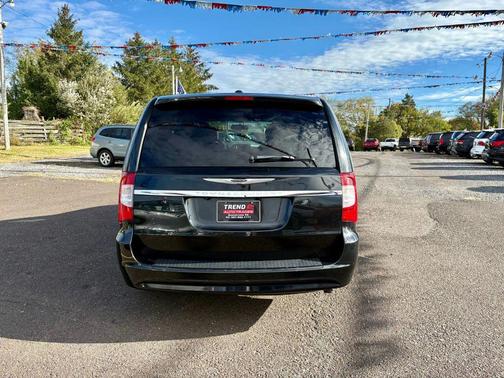 2015 Chrysler Town & Country S