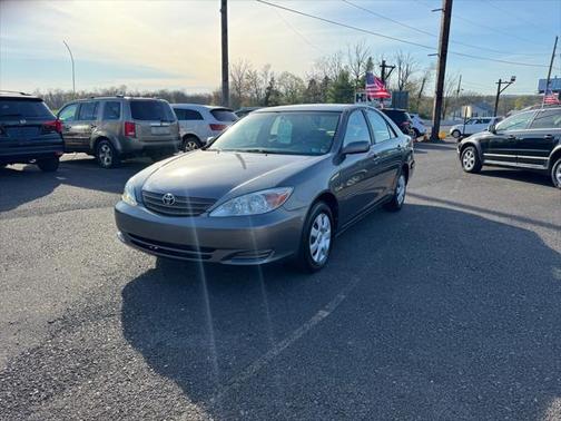 2004 Toyota Camry LE