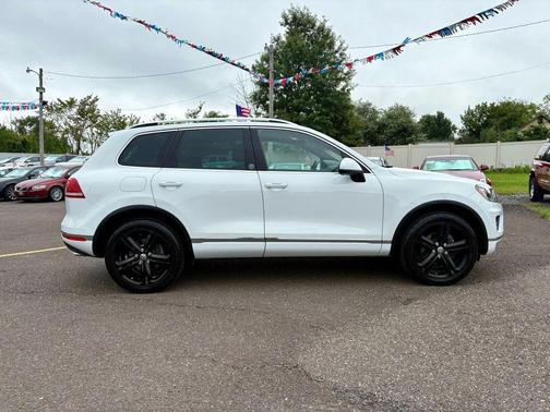 2017 Volkswagen Touareg V6 Wolfsburg Edition